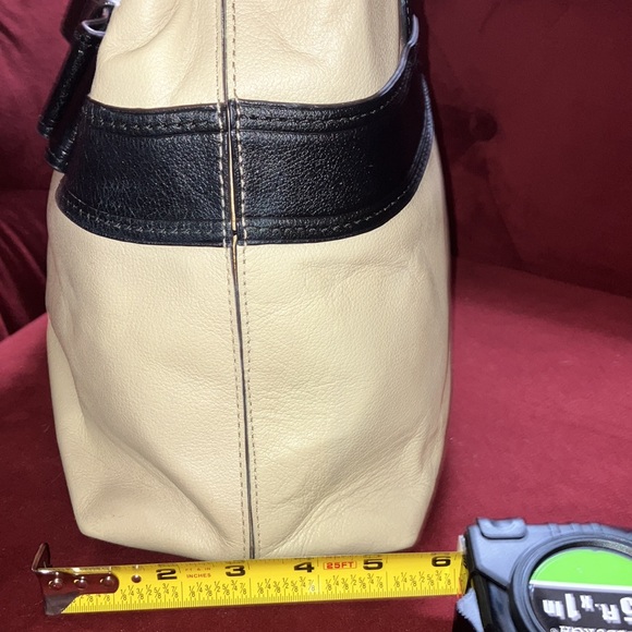 Kate Spade Quinn Villabella Host Pick Black & taupe leather tote with bow - Picture 7 of 7